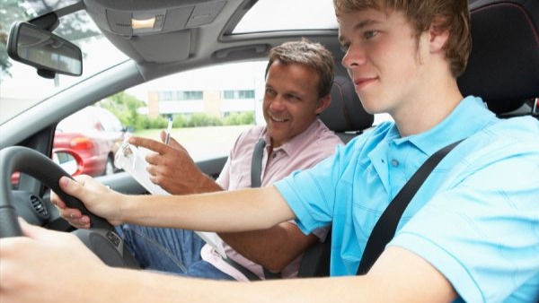 Easy driving lessons in Toronto